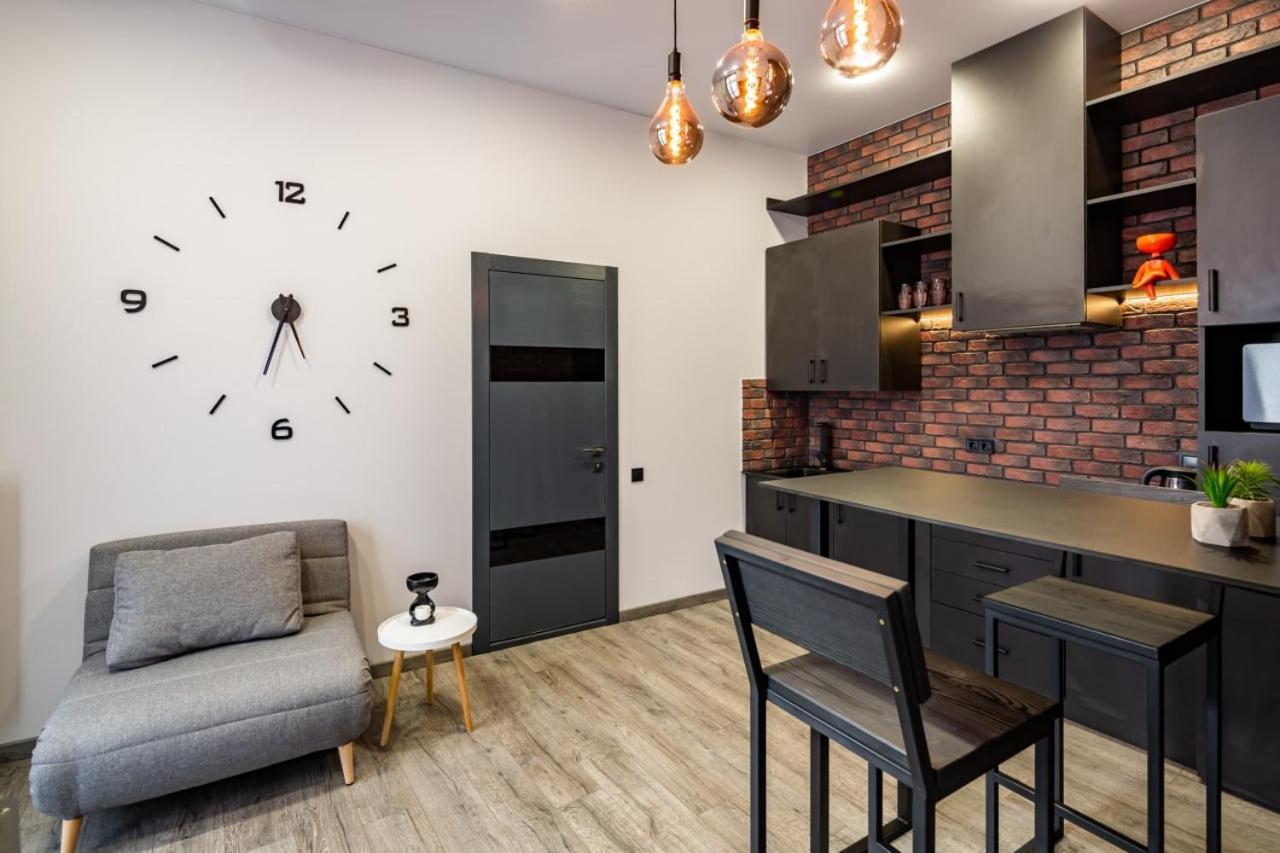 Stylish Apartment In The Center リヴィウ エクステリア 写真