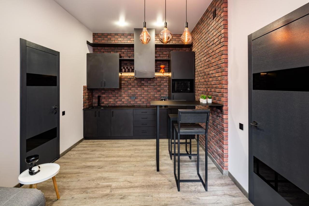 Stylish Apartment In The Center リヴィウ エクステリア 写真